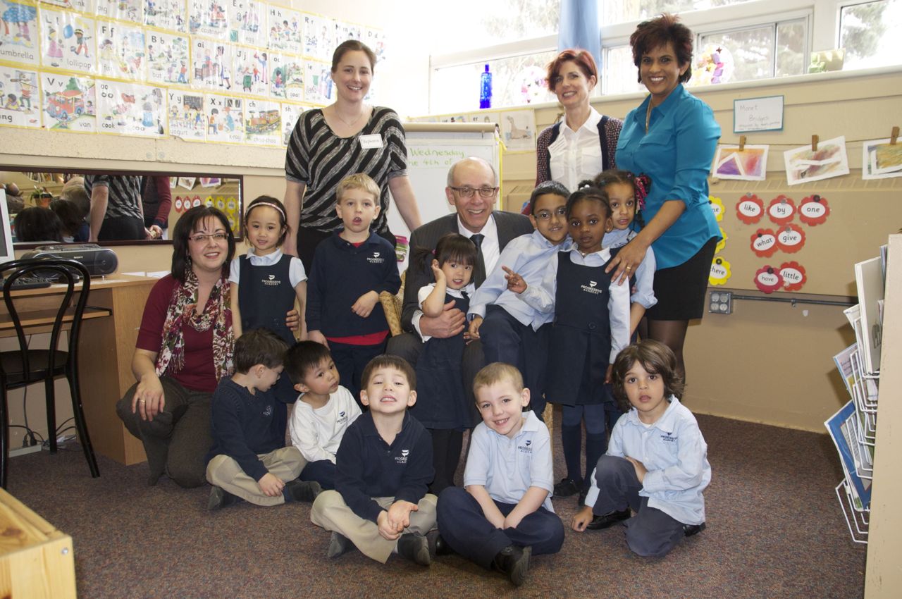 Mayor Steven Mandel visits the Sunflower Room